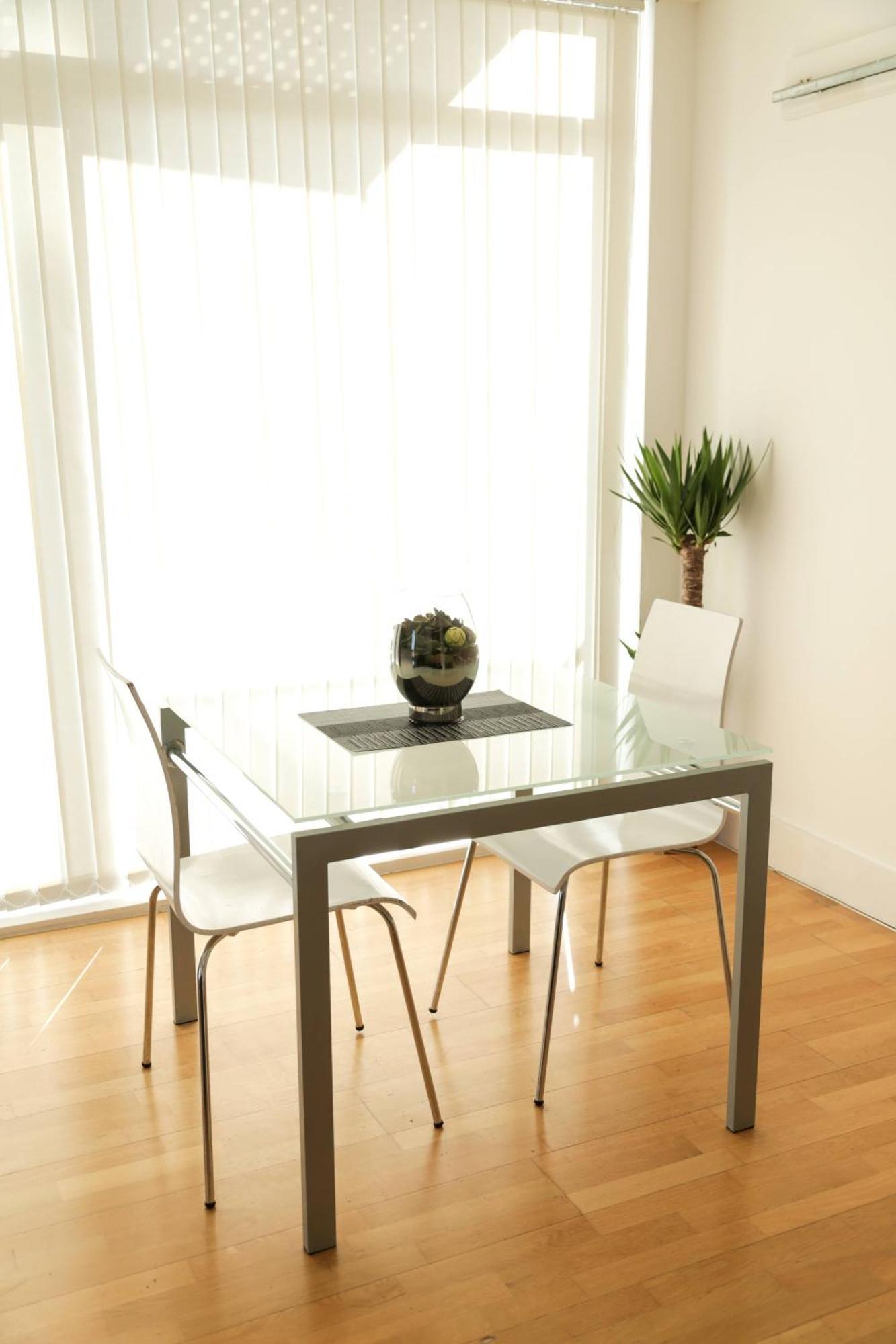 Apartamento Serviced In Centre - Free Parking - Balcony - By Happy Days